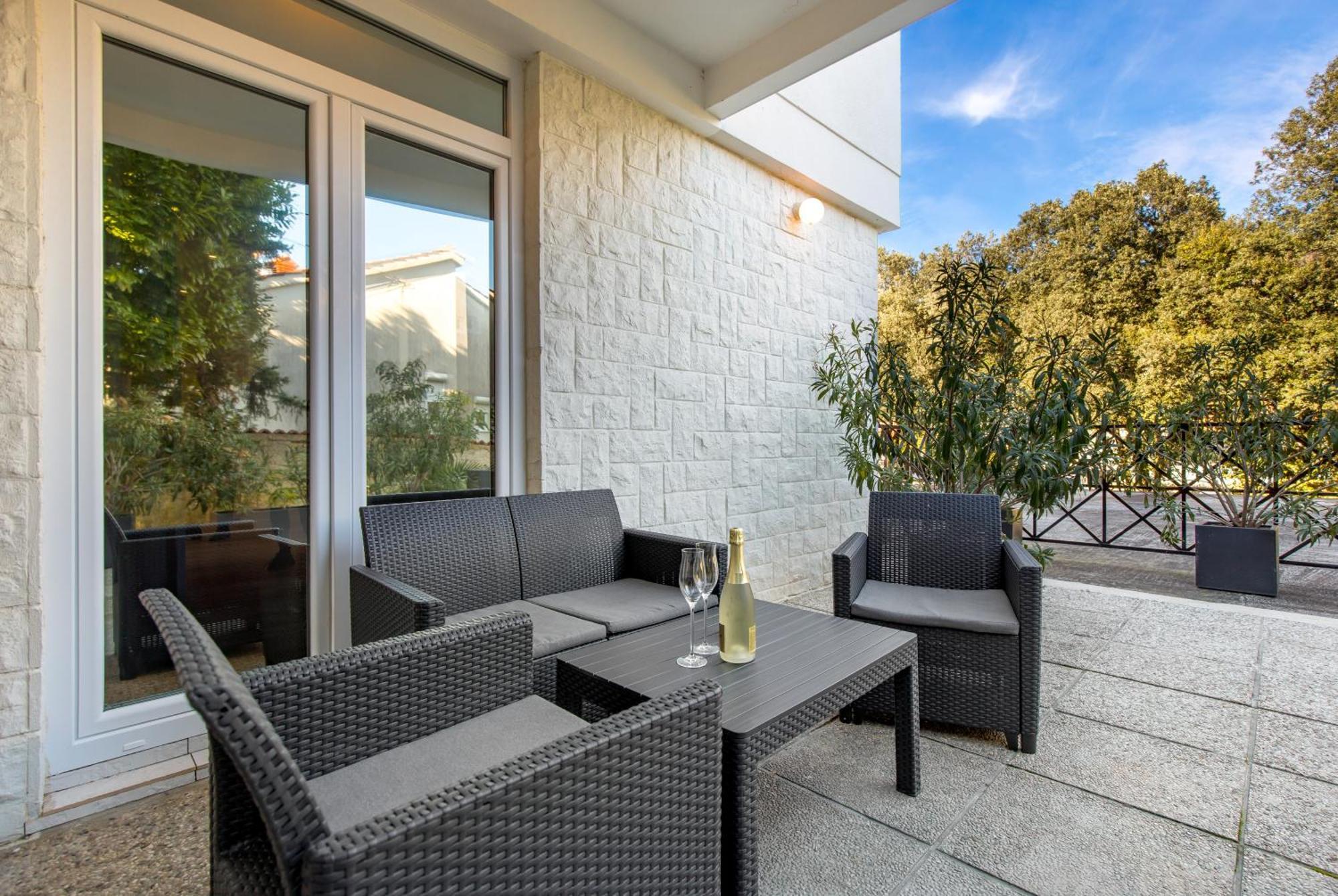 Brand New Apartments Villa Tereza Icici, 100M From The Beach Kültér fotó